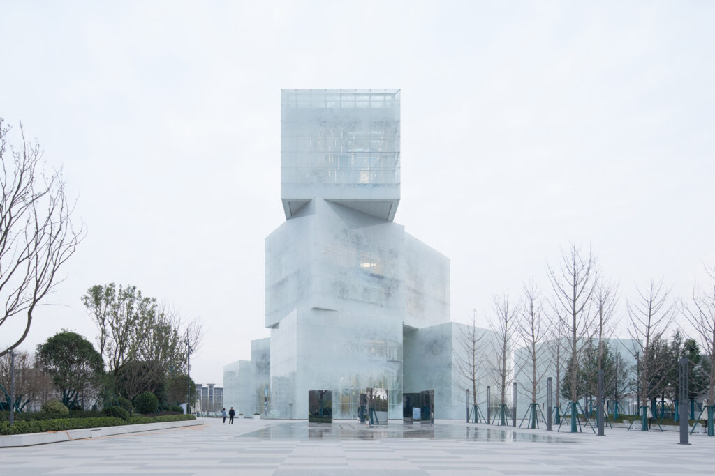ICE CUBE - World Buildings Directory | Architecture Search Engine